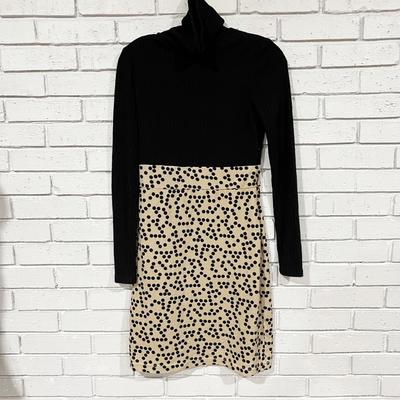 Kay Unger Dresses & Skirts - Kay Unger Women’s Turtleneck Dress